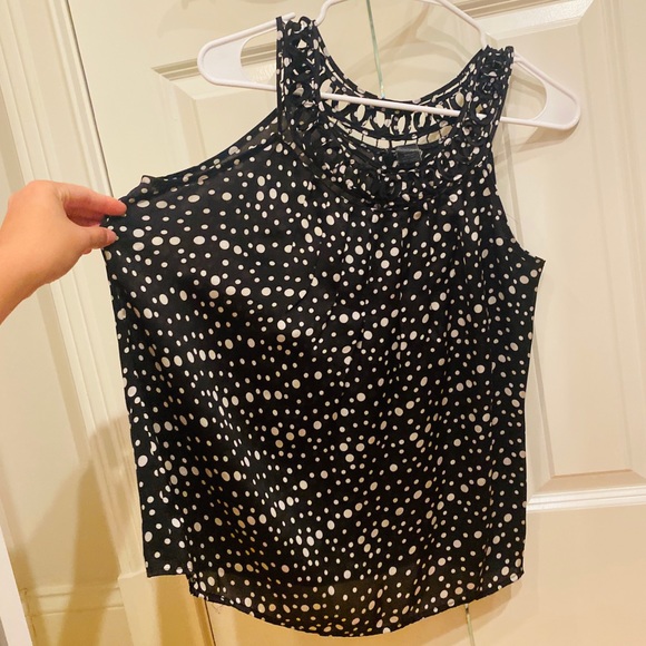 Sleeveless Top - Picture 2 of 6